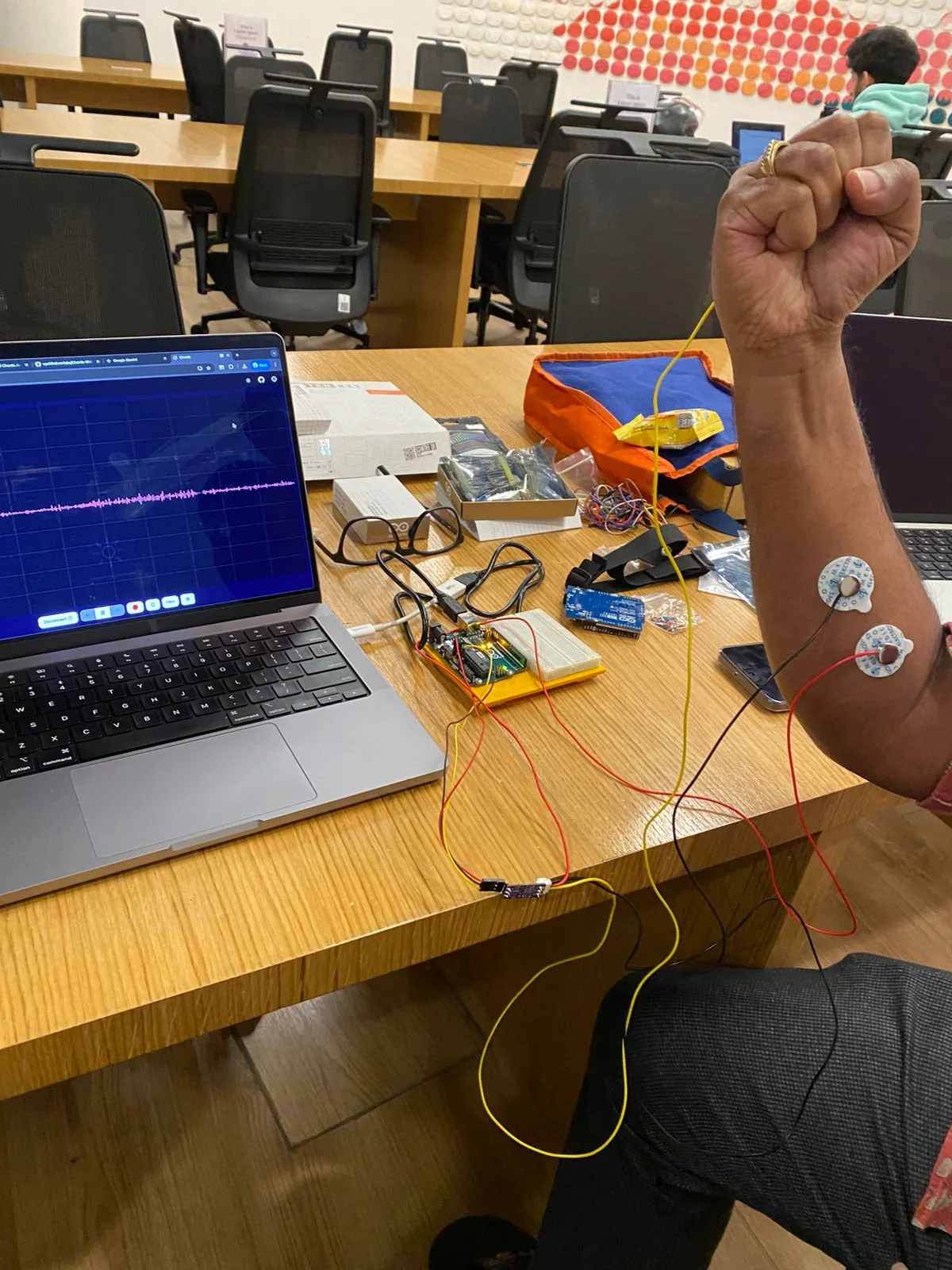 EXG prototype: forearm electrodes, electronics and a live signal display